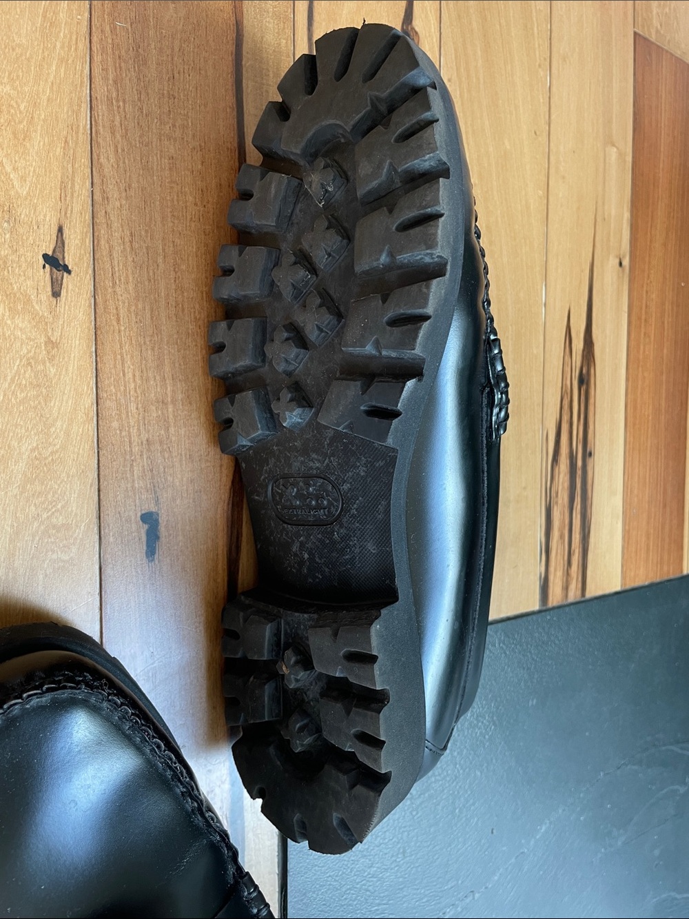 G.H. Bass Weejuns Black Leather Bit Loafers - Picture 3 of 9